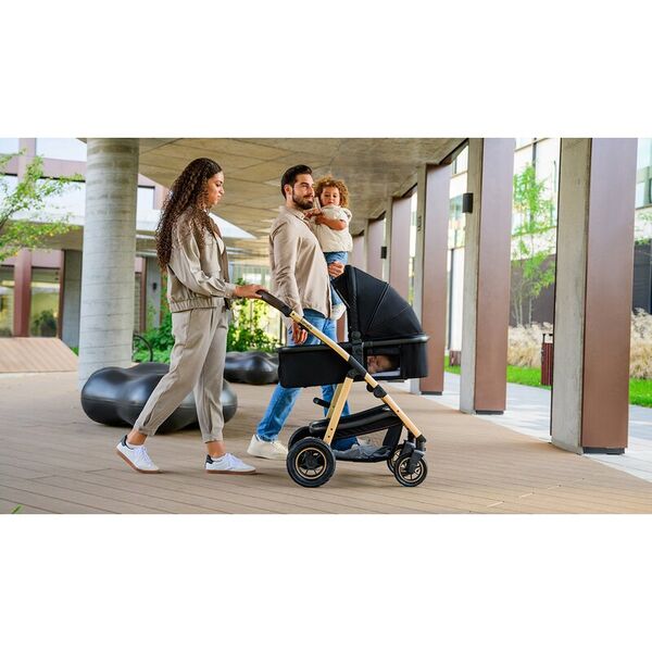 Carucior 3 in 1, Lionelo, Amber, Cadru aluminiu, Cu landou intarit si salteluta moale, Scoica auto, Reversibil, Maner ajustabil, Huse pentru picioare, ploaie, Plasa de tantar, Geanta parinti, Pana la 22 kg, EN1888-1 EN1888-2 EN1466 ECE R44/04, Negru