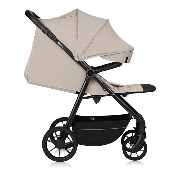 Carucior sport, Lionelo, Iva, Sustine 22 kg, 6 luni+, Capotina mare, Impermeabila, Protectie SPF 50+, 3 pozitii inclinare spatar, 8 pozitii inclinare suport picioare, 5 pozitii reglare maner, Include plasa de tantari si suport pentru biberon, Bej, Culoare: Bej