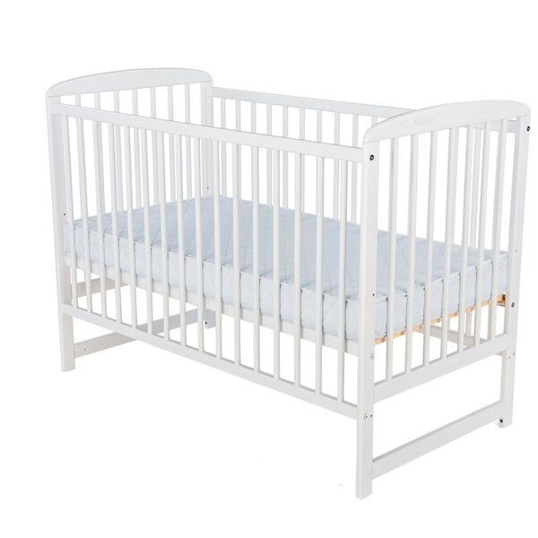 Babyneeds - Patut din lemn Ola 120x60 cm, Din lemn de pin, Stabil si rezistent, Inaltime saltea reglabila pe 3 nivele, Laterala cu 3 bete detasabile, EN716-1, EN716-2, Alb